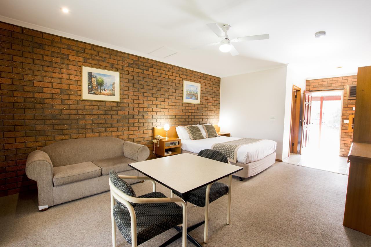 Sportslander Motor Inn Moama Luaran gambar