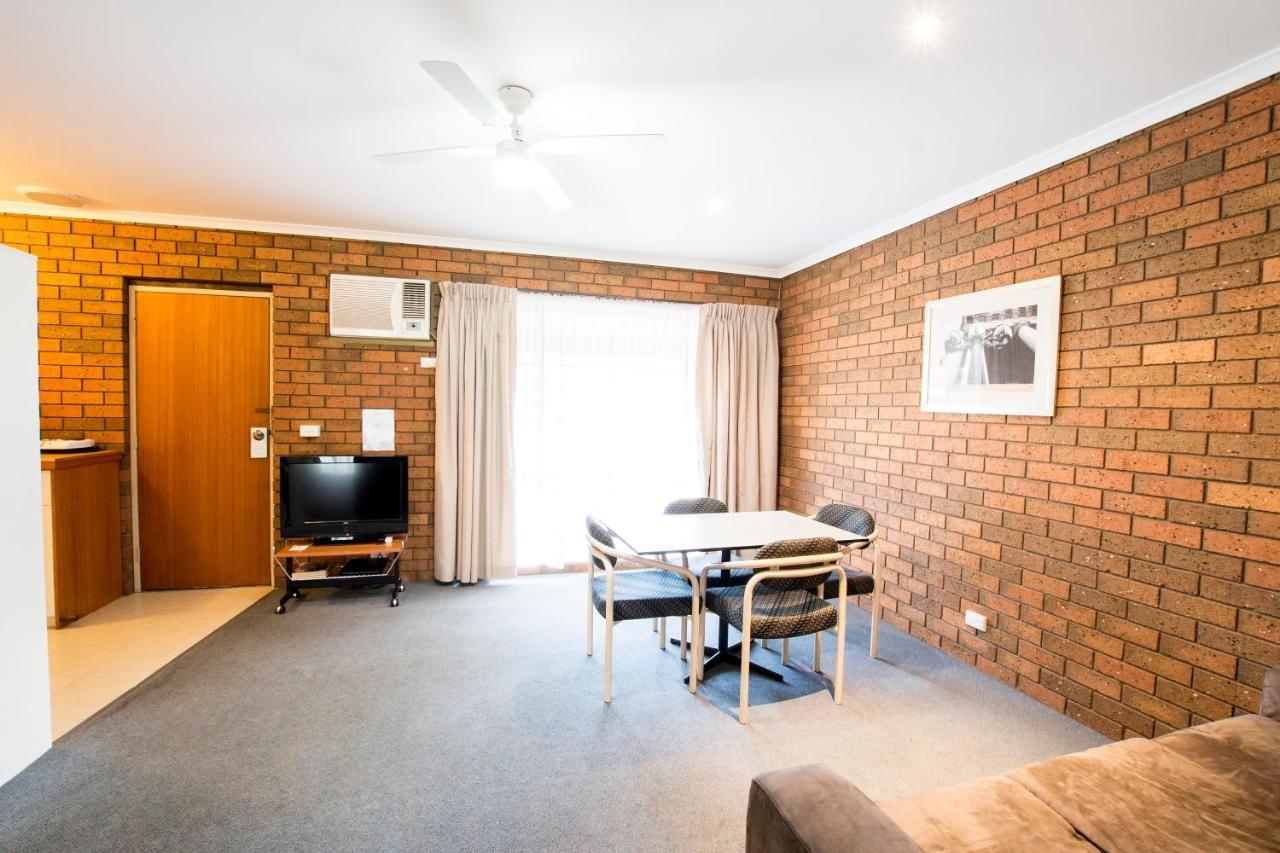 Sportslander Motor Inn Moama Luaran gambar